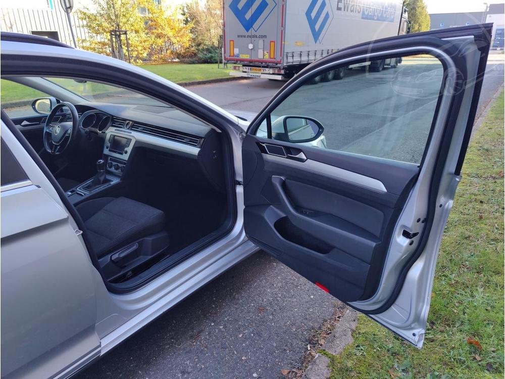 Volkswagen Passat 2,0 TDI / servis.kn. / 110 kW