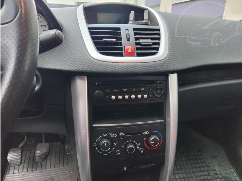 Peugeot 207 1,4i 16V + druh sada pneu