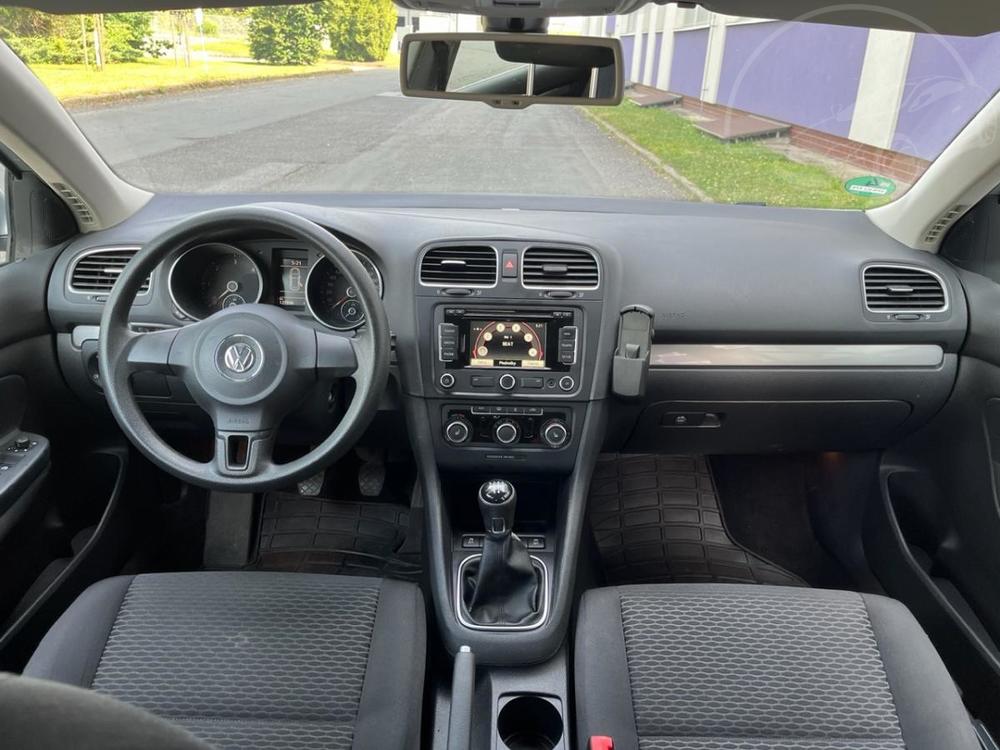 Volkswagen Golf 1,6 TDI Variant / servis.kn. /