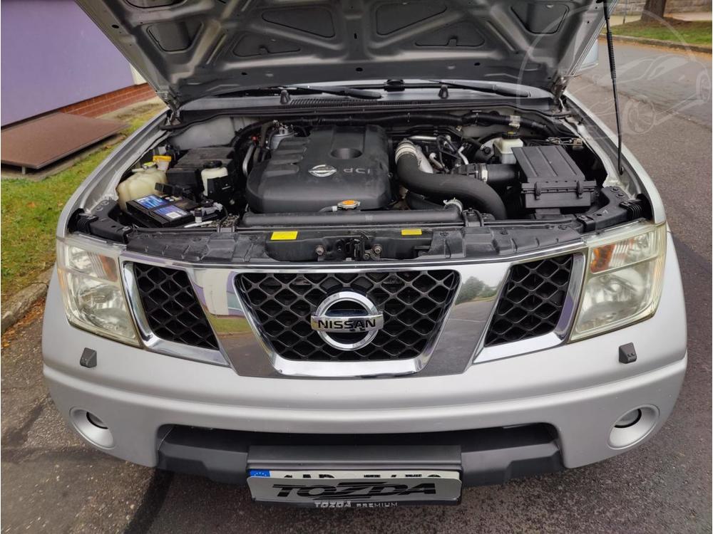 Nissan Navara 2,5 DCi 4x4 / automat /