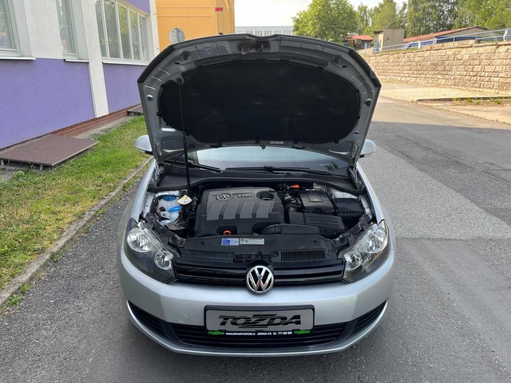 Volkswagen Golf 1,6 TDI Variant / servis.kn. /