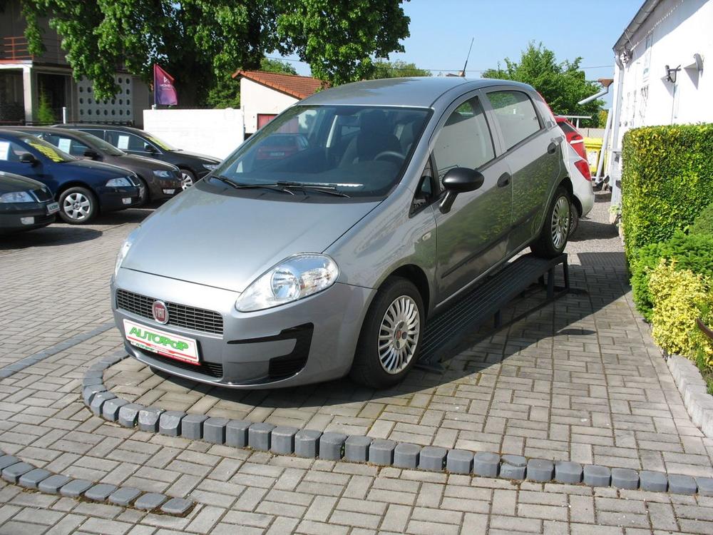 Fiat Punto 1,2 i-48 kW, 2.MAJITELKA