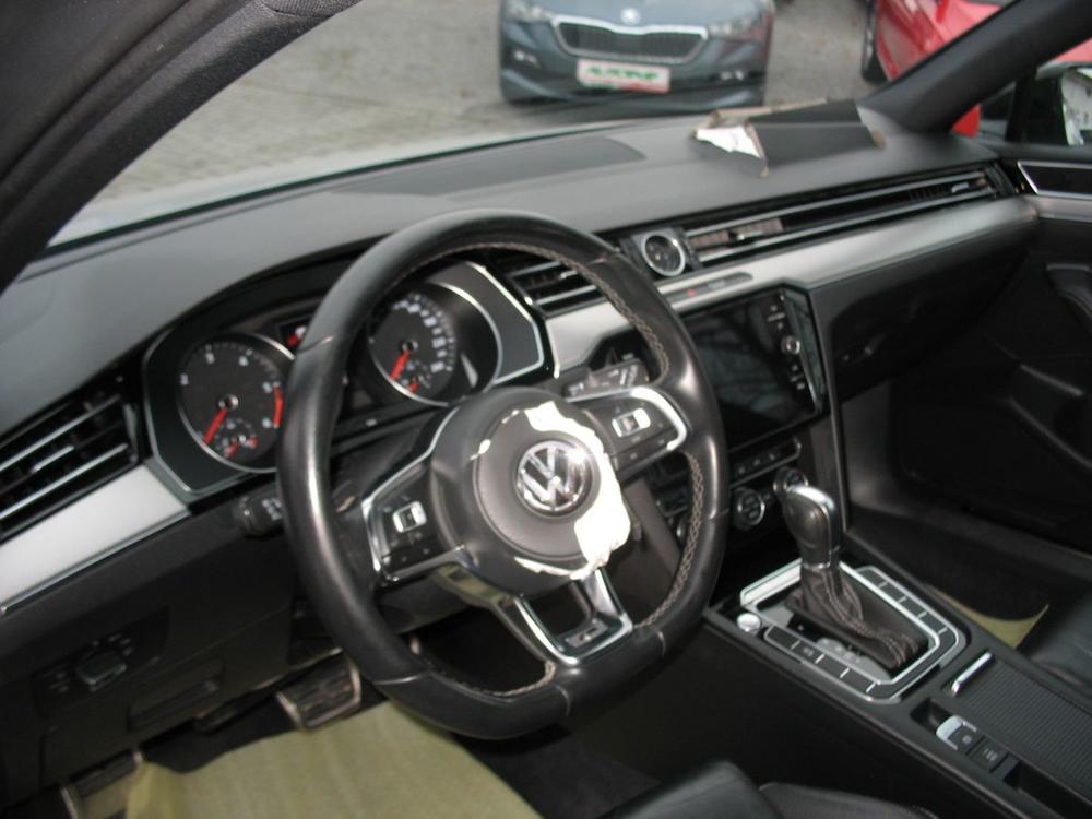 Volkswagen Passat Variant 2,0 TDi DSG R-LINE