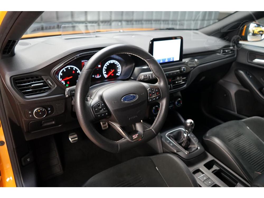 Ford Focus ST 206kW B&O HUD Kamera Recaro