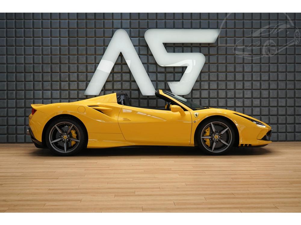 Ferrari  Spider LIFT LED ACC P-Display