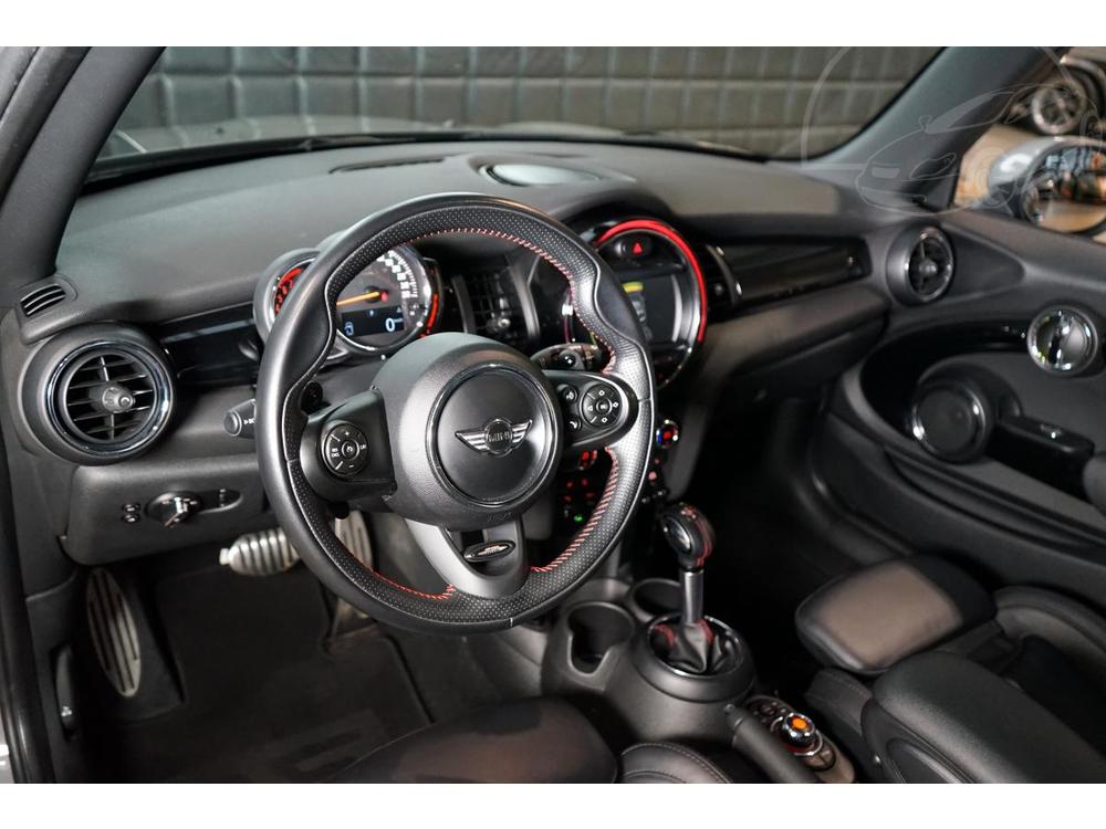 Mini Cooper S A/T 141kW JCW Ke Pano Navi