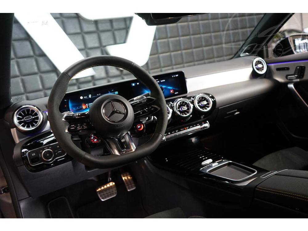 Mercedes-Benz A 45 S AMG 4M+ Magno Pano LED CZ