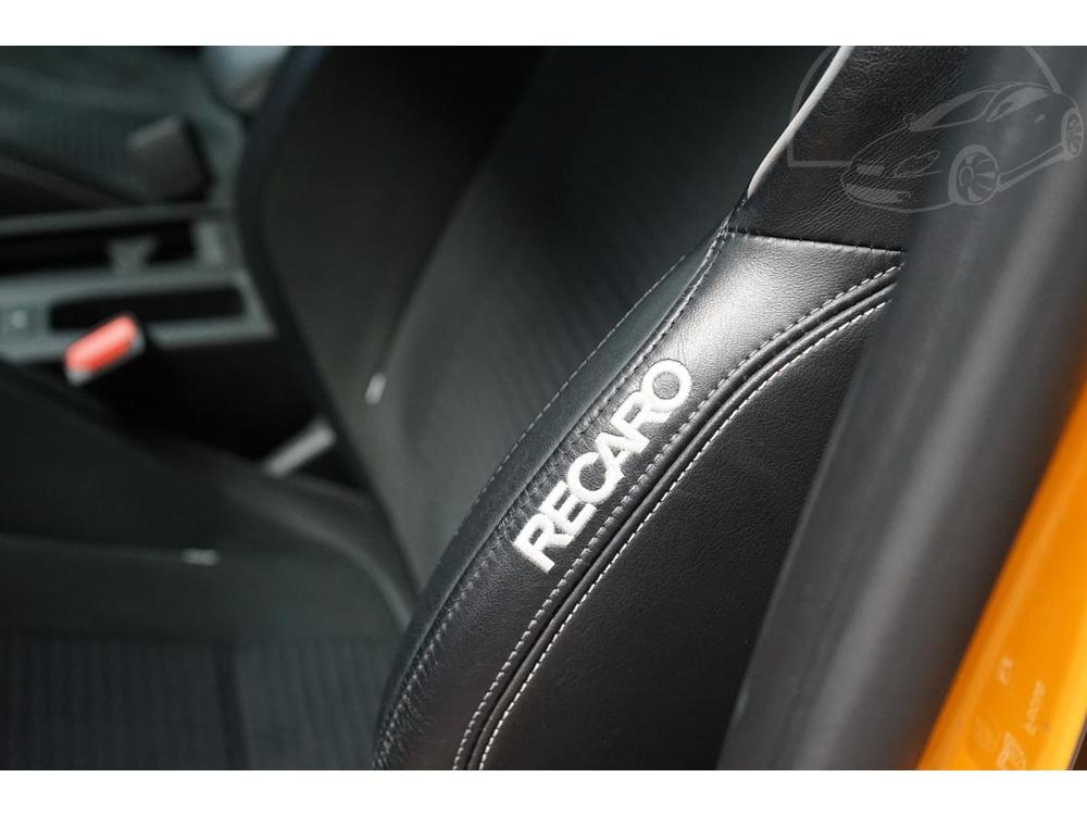 Ford Focus ST 206kW B&O HUD Kamera Recaro