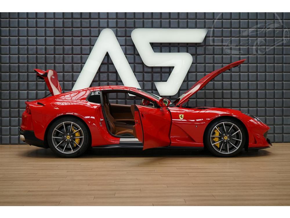 Ferrari  GTS AFS CarPlay Zruka PDIS