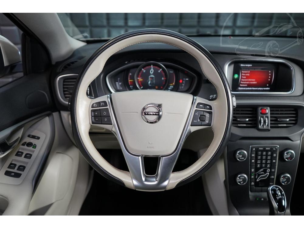 Volvo V40 D3 Drive-E 110kW A/T LED Navi