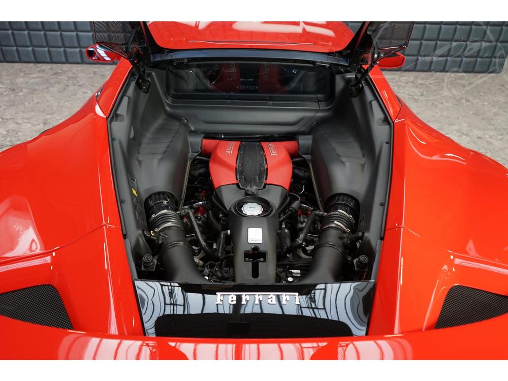 Ferrari  Tributo 530kW Lift JBL CarPlay