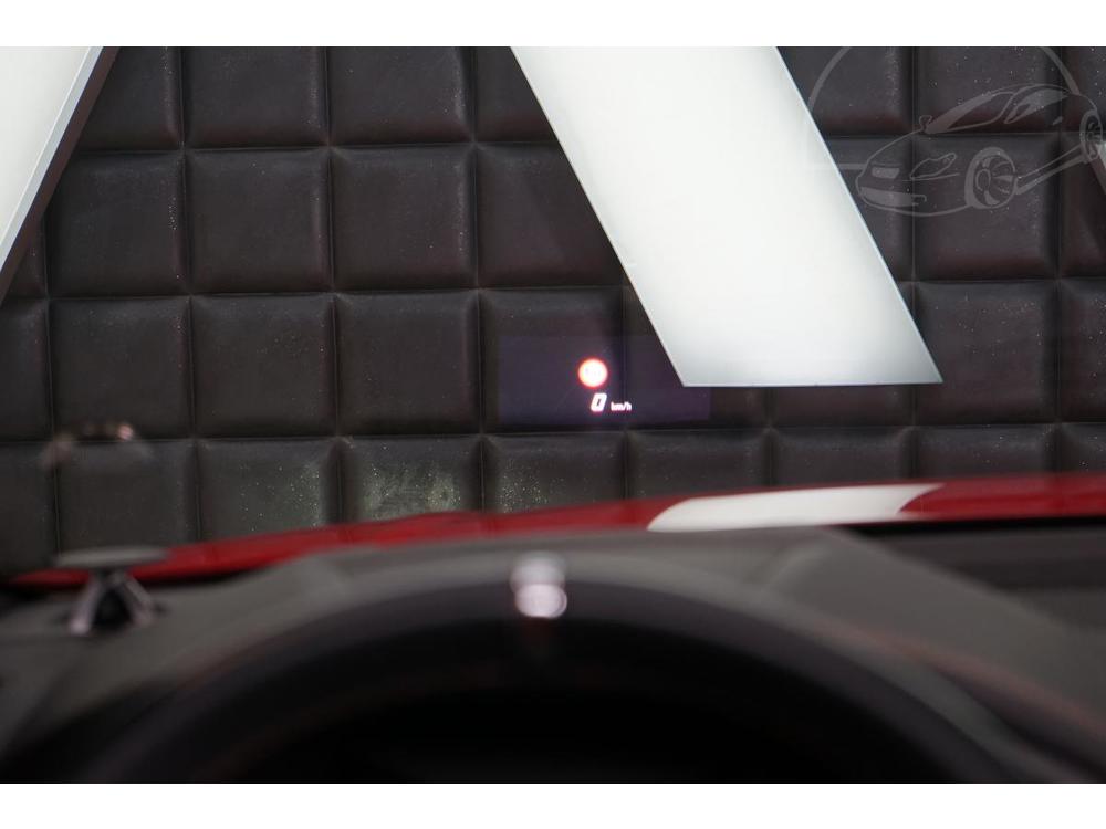 Lamborghini  B&O Mas ADAS Zruka HUD CZ