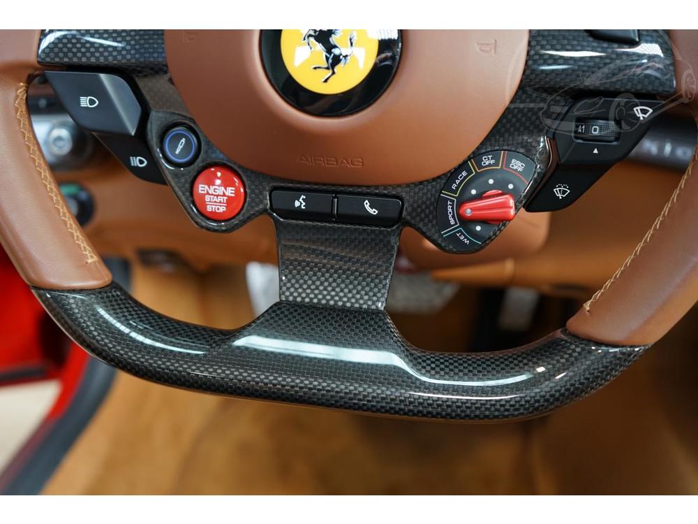 Ferrari  GTS AFS CarPlay Zruka PDIS