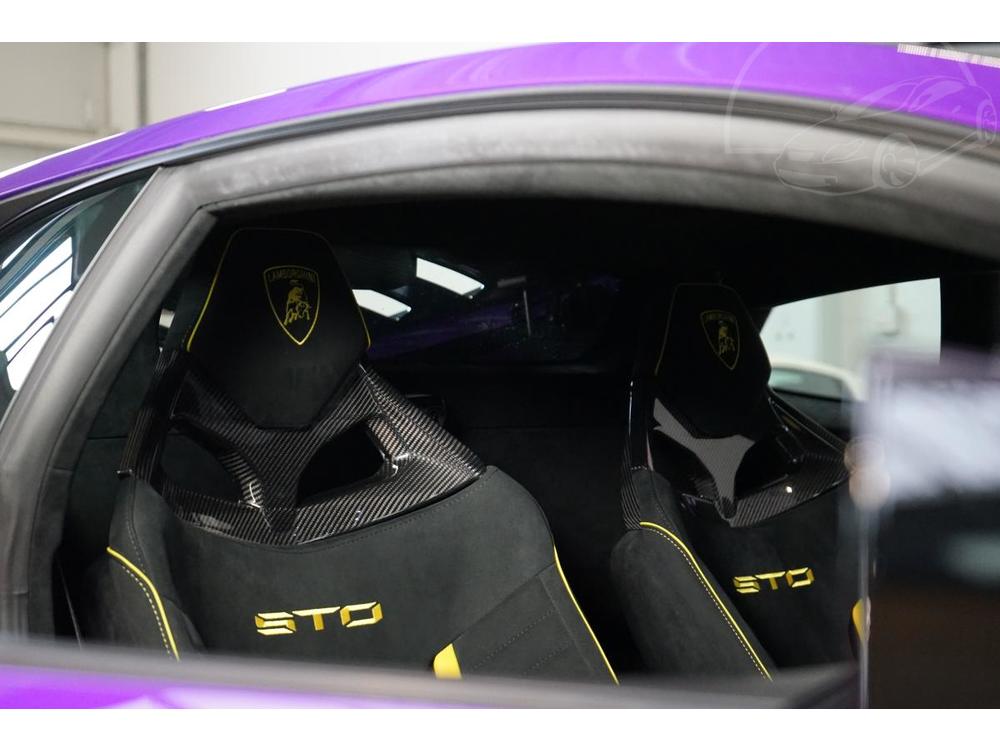 Lamborghini  STO Ad-Personam LIFT 5L-Zruka