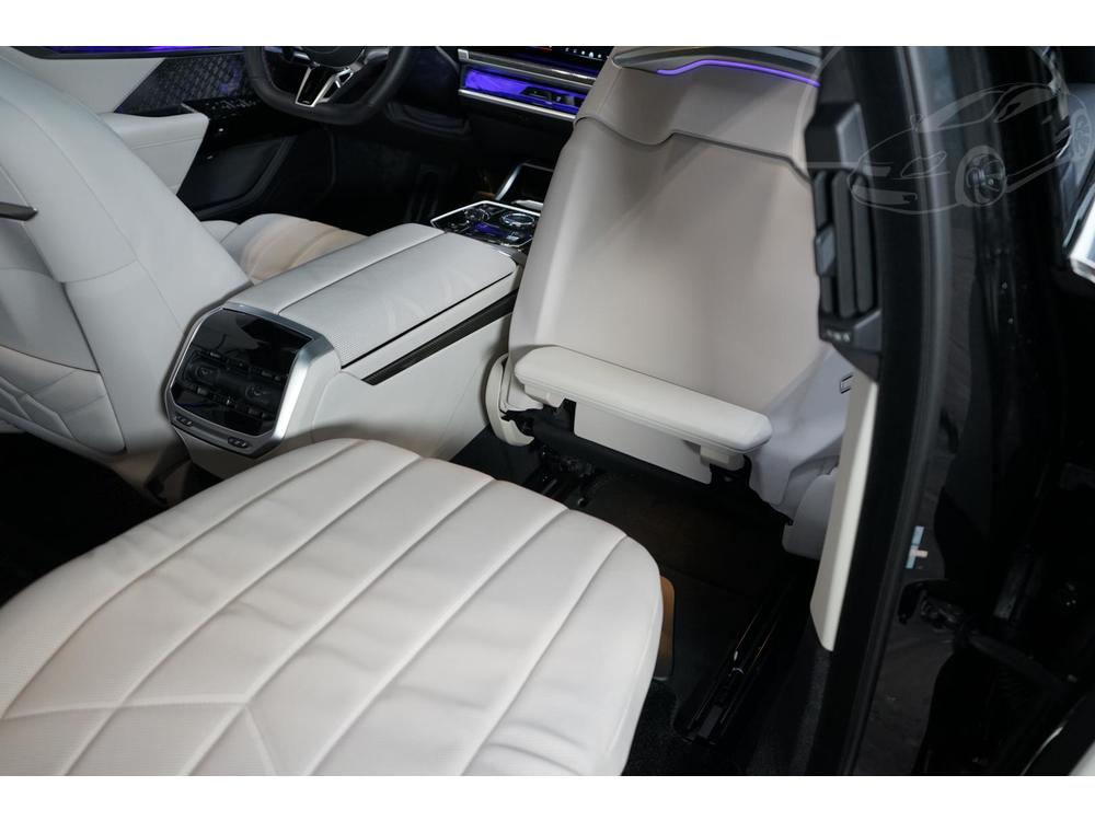 BMW 7 M760e Lusso Theatre Executive