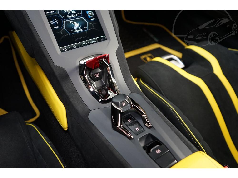 Lamborghini  STO Ad-Personam LIFT 5L-Zruka