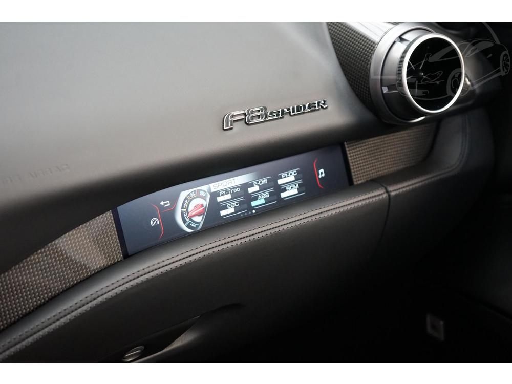 Ferrari  Spider LIFT LED ACC P-Display