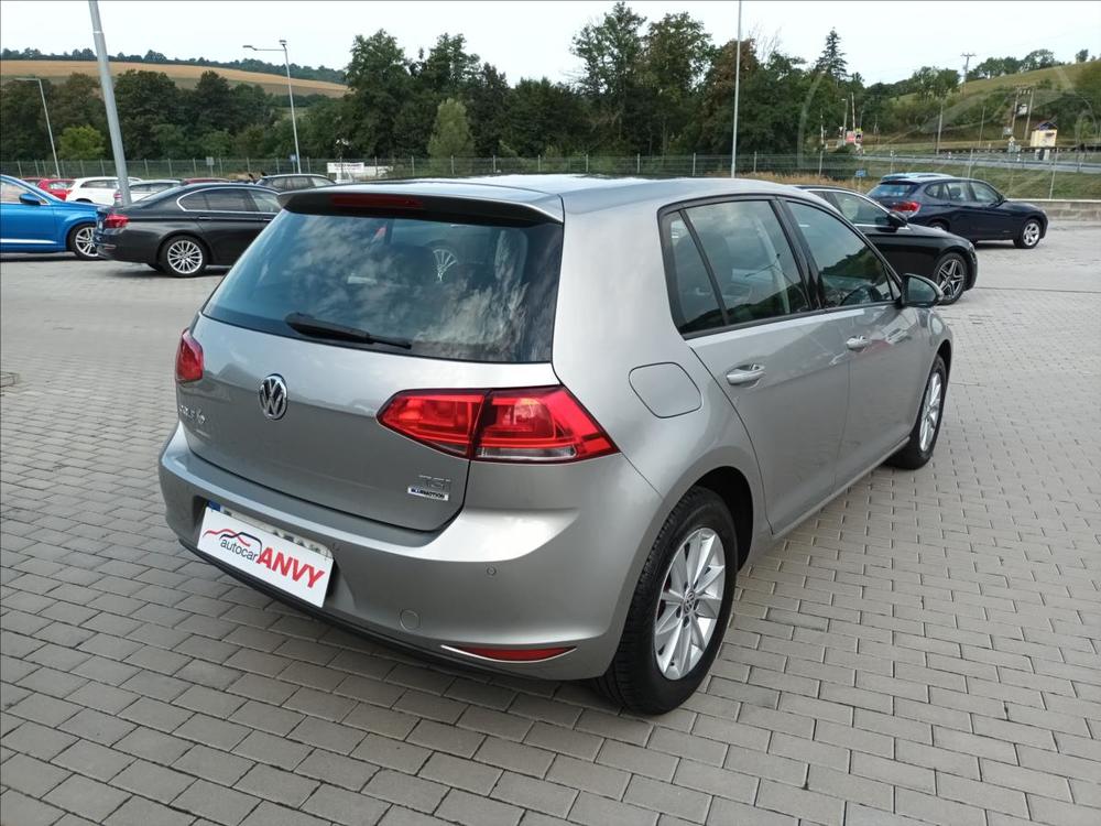 Volkswagen Golf 1,2 TSI,63KW,SERVISKA,KLIMA,