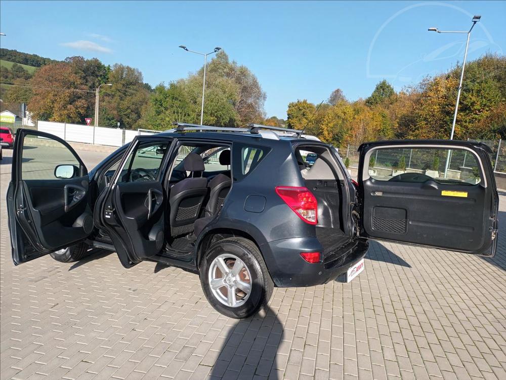 Toyota RAV4 2,0 VVT-i AUTOMAT,R,1MAJ