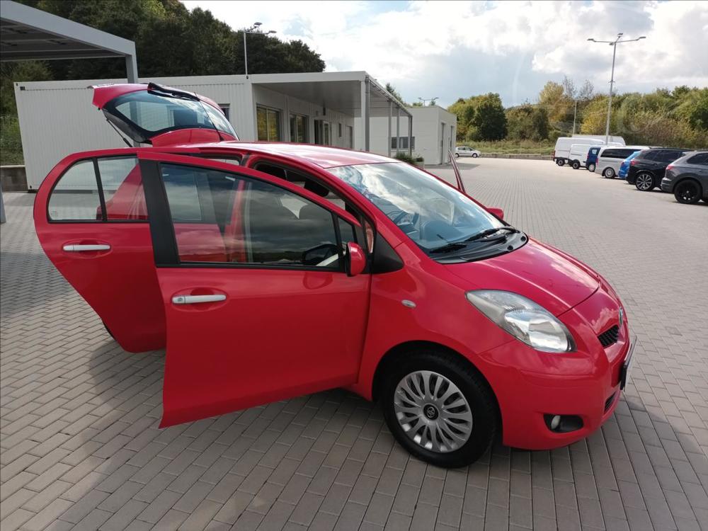 Toyota Yaris 1,0 VVT-i Cool,R 1MAJ,TAN