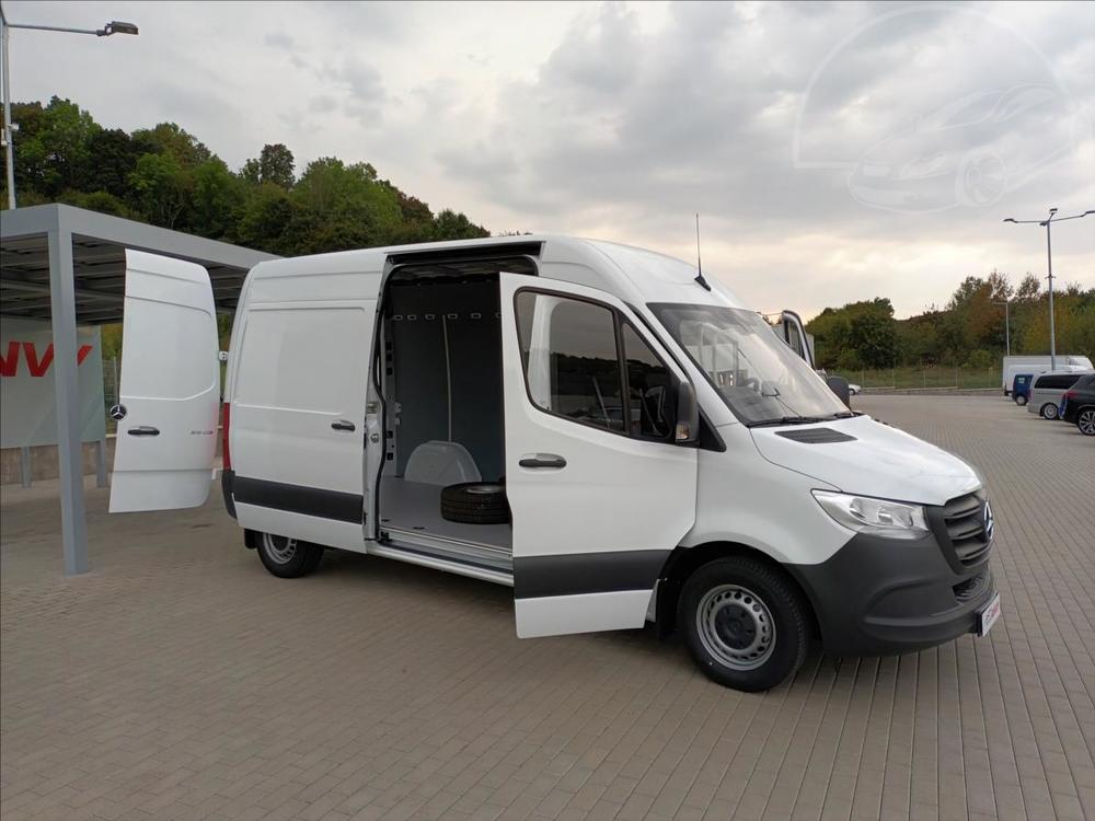 Mercedes-Benz Sprinter 2,0 215CDI,L2H2,KAMERA,KOLA