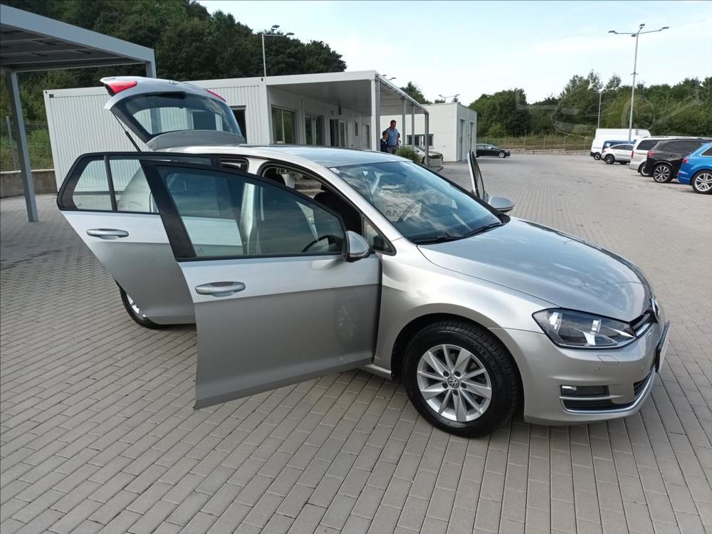 Volkswagen Golf 1,2 TSI,63KW,SERVISKA,KLIMA,