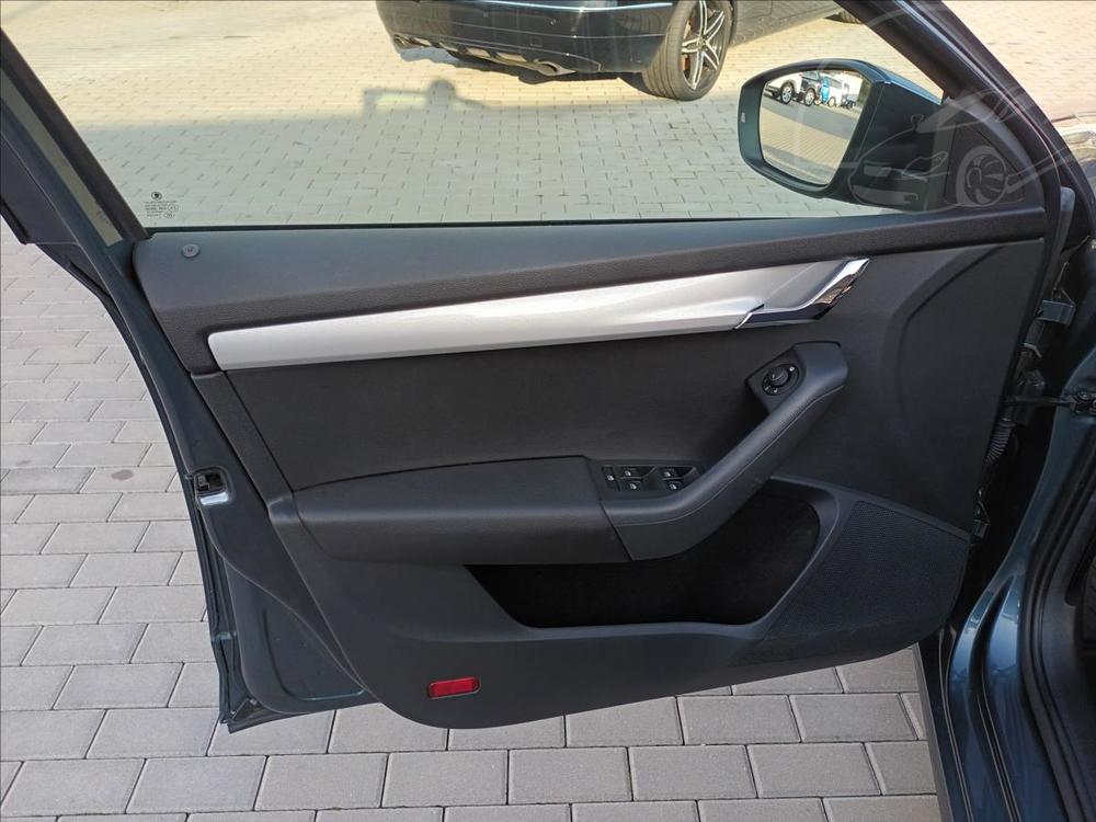 koda Octavia 2,0 TDI 110kW DSG Amb,SERVISKA