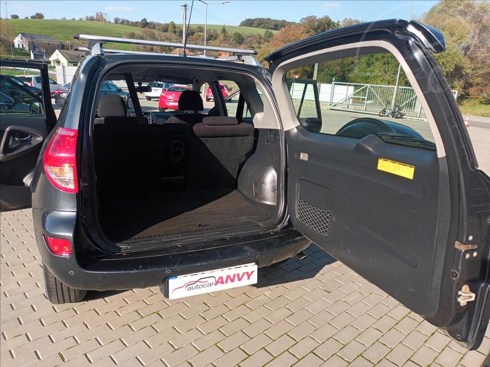 Toyota RAV4 2,0 VVT-i AUTOMAT,R,1MAJ