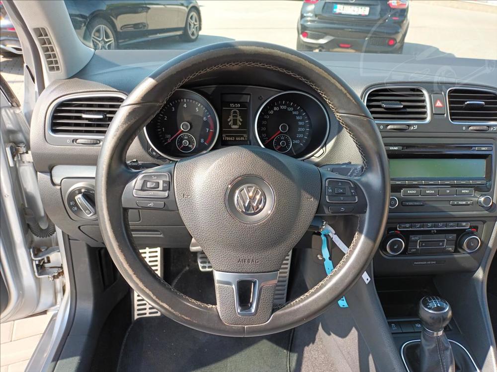 Volkswagen Golf 1,2 TSI,63KW,STYLE,SERVISKA