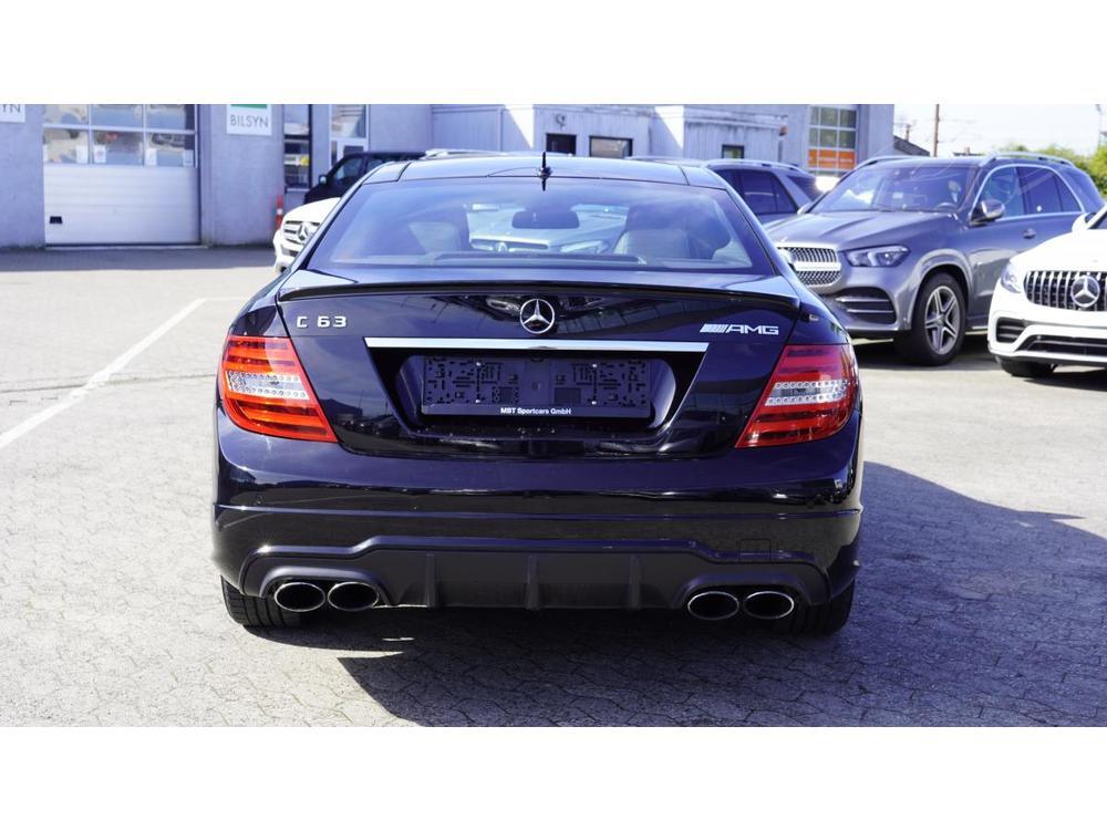 Mercedes-Benz C C63 BLACK SERIES AMG LINE V8