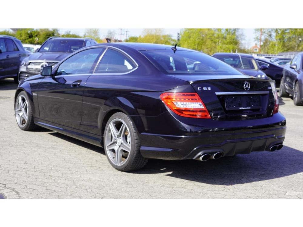 Mercedes-Benz C C63 BLACK SERIES AMG LINE V8