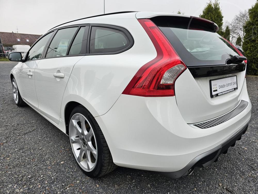 Volvo V60 D5 158kW R-DESIGN