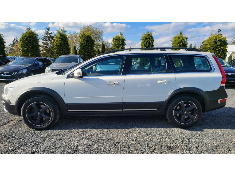 Volvo XC70 D4 2.0 133kW, SERVISN KN͎KA