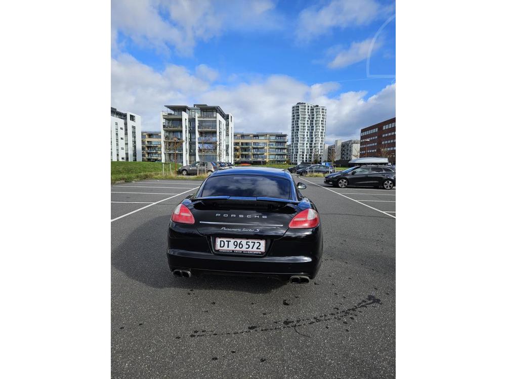 Porsche Panamera TURBO S - 404 kW