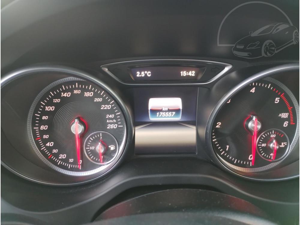 Mercedes-Benz CLA 200 D 100kW, ZNAKOV SERVIS