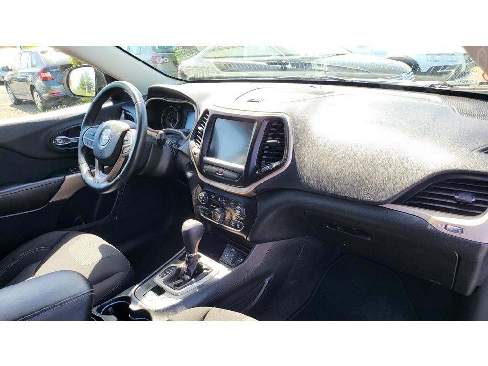 Jeep Cherokee 3.2 V6-PENTASTAR LATITUDE