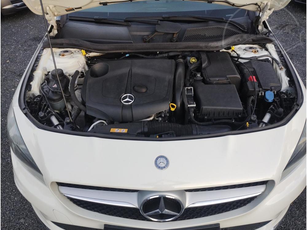 Mercedes-Benz CLA 200 D 100kW, ZNAKOV SERVIS