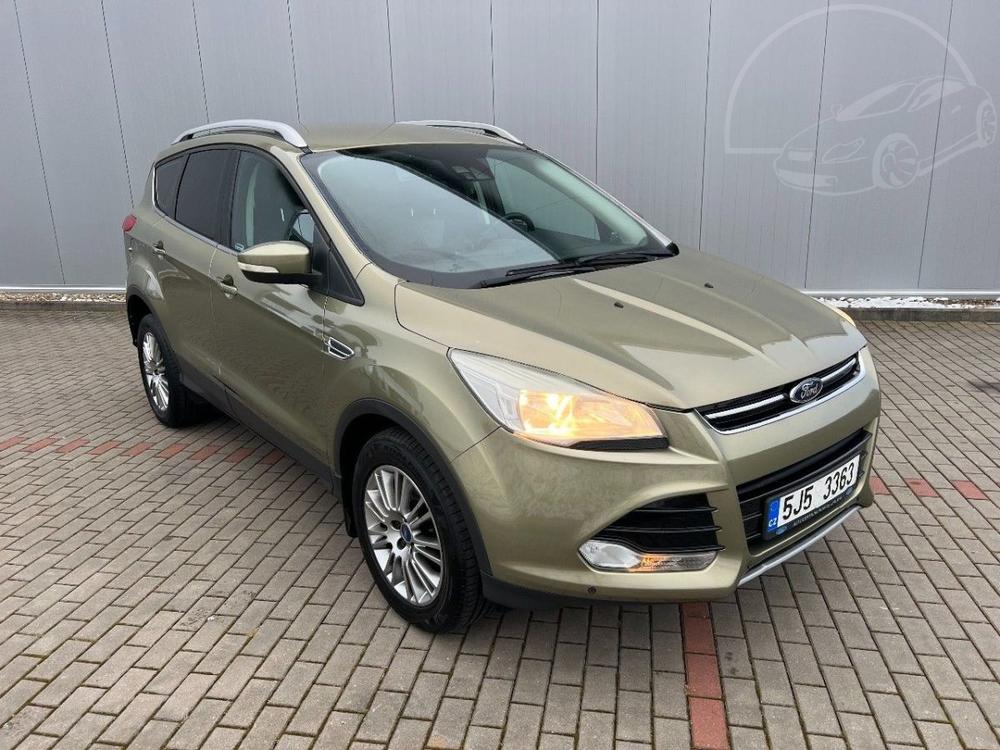 Ford Kuga 2,0 TDCi 103kW 4x4 TITANIUM