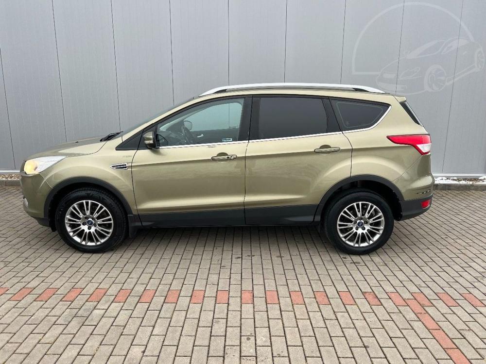 Ford Kuga 2,0 TDCi 103kW 4x4 TITANIUM