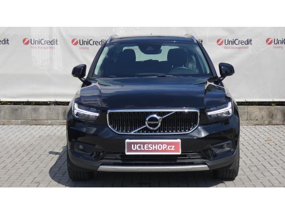 Volvo XC40 B4 mHEV AWD AT Momentum