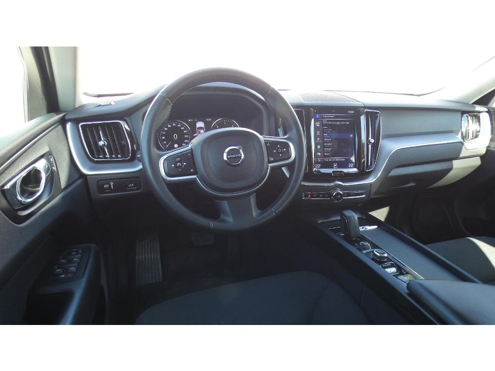 Volvo XC60 B4 Drive-E Momentum AWD Auto