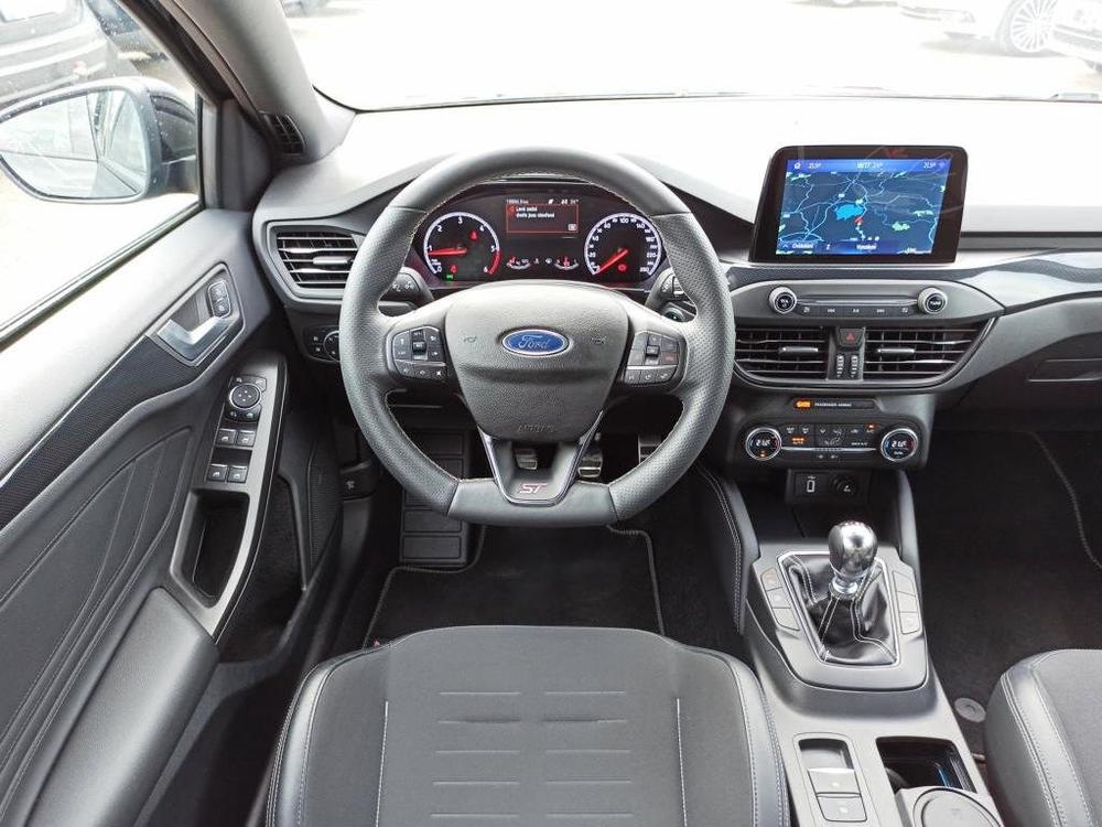 Ford Focus ST-2.0TDCi-140KW-M/T-LED-NAVI-