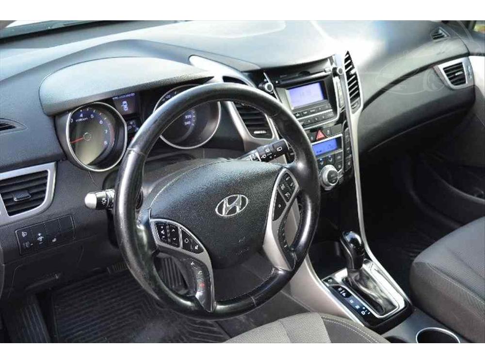 Hyundai i30 WG 1,6I AT WEEKENND