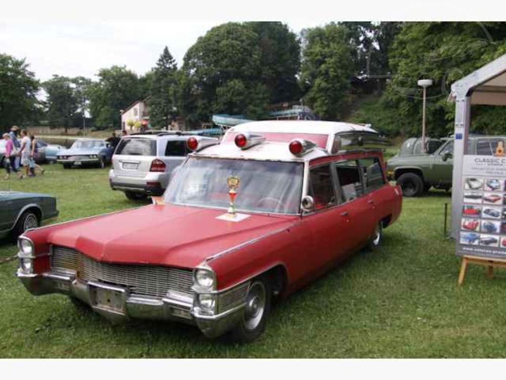 Prodm Cadillac Royal Ambulance by S&S