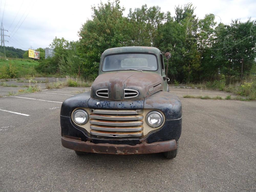 Ford  F68 Truck pick up