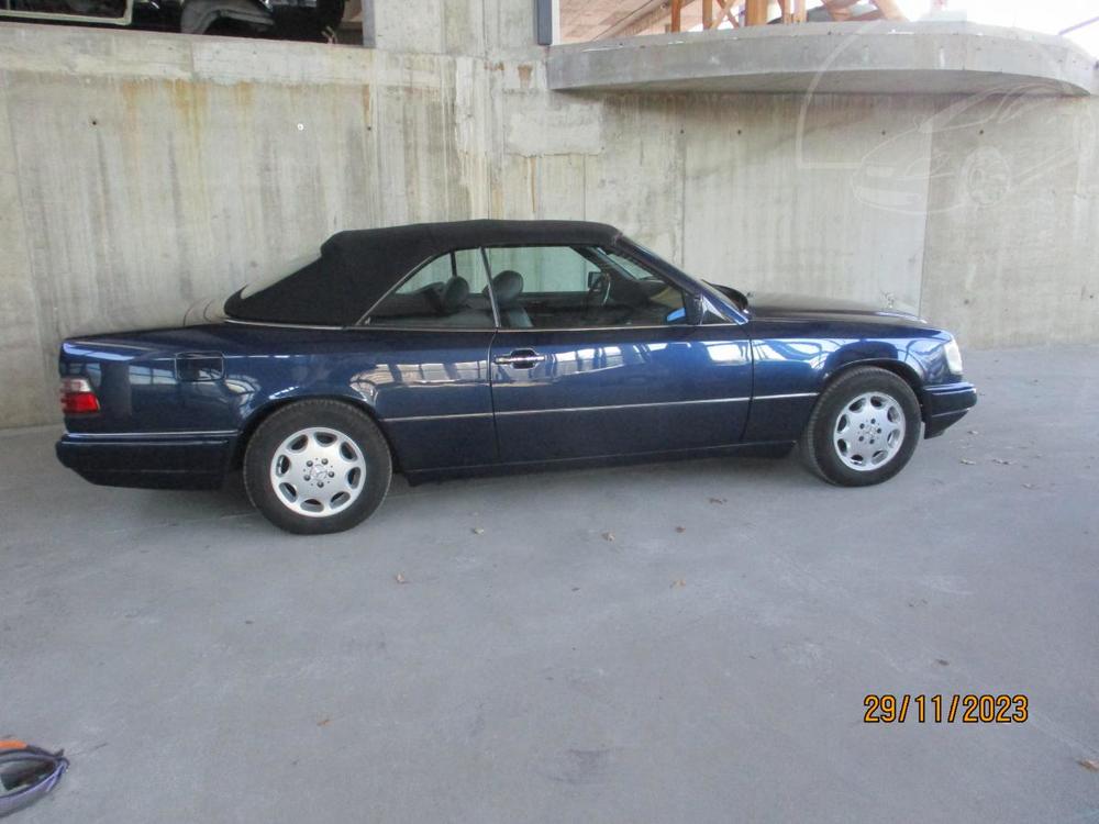 Mercedes-Benz 124 E320 Cabrio Automat, klima.