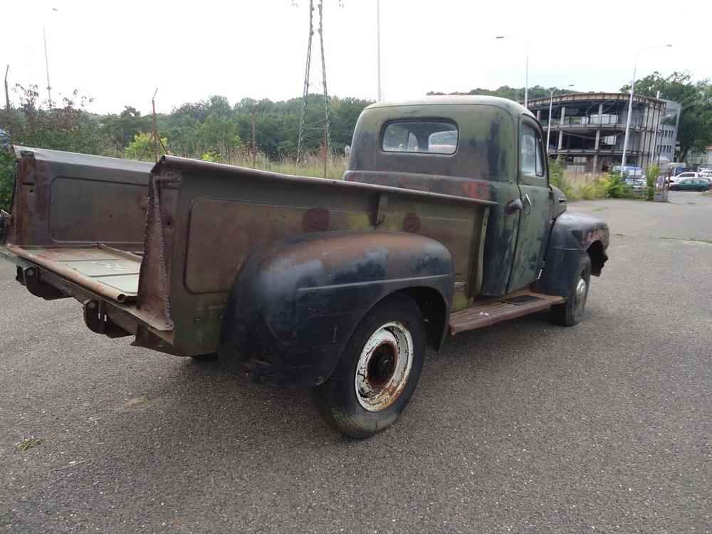 Ford  F68 Truck pick up