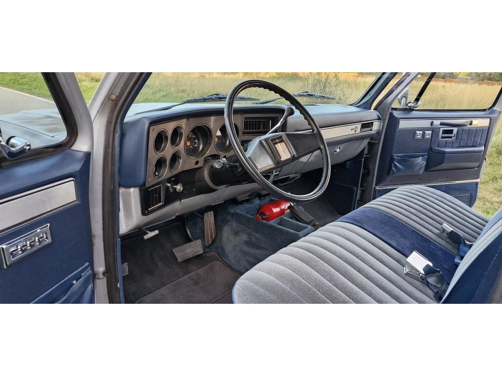 Chevrolet Suburban K10 4x4