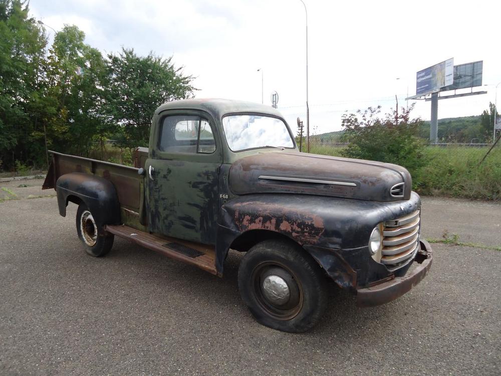 Ford  F68 Truck pick up