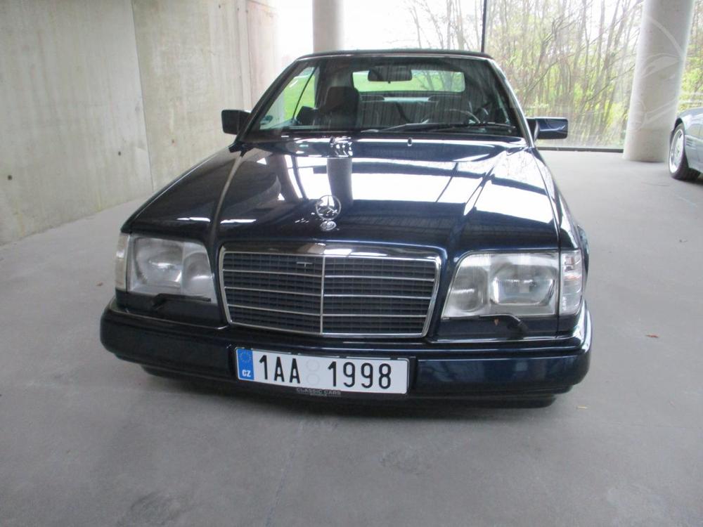 Mercedes-Benz 124 E320 Cabrio Automat, klima.